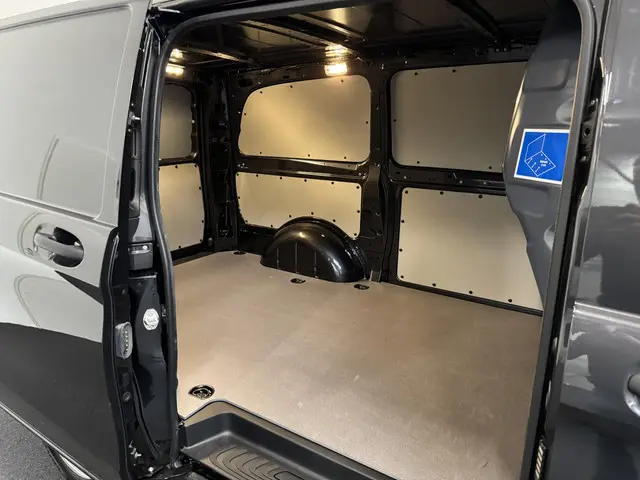 Mercedes-Benz Vito 114 CDI Lang 2024 Diesel 25