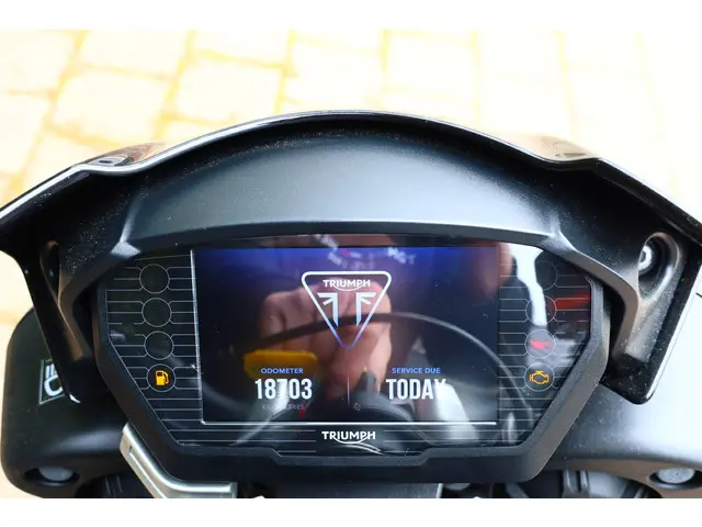 Triumph Street Triple 765 RS ABS Edition 2017 Benzine 18