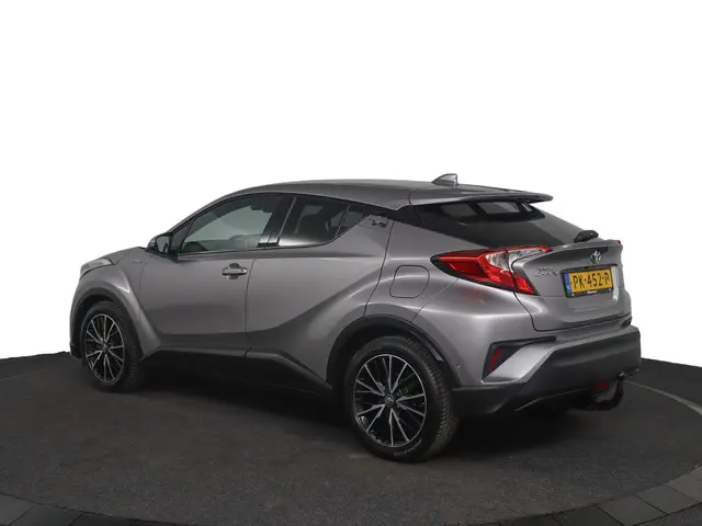 Toyota C-HR 1.8 Hybrid Executive 2017 Hybride Benzine 12