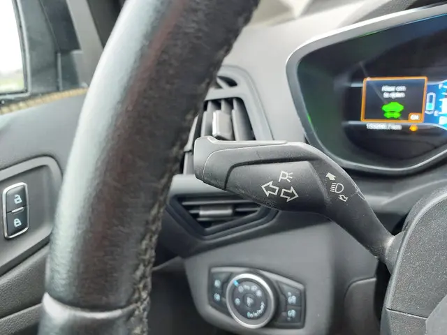 Ford C-MAX 2.0 Hybrid Titanium+ 2015 Hybride Benzine 19