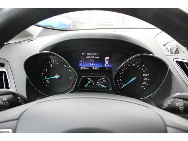 Ford C-MAX 1.5 Titanium 2015 Benzine 20