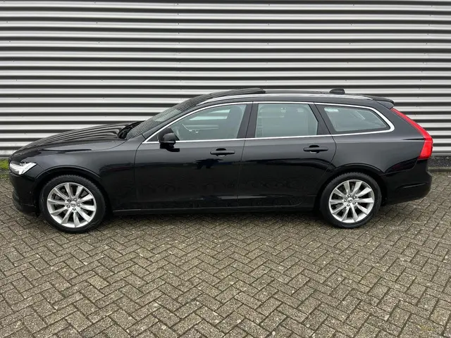 Volvo V90 2