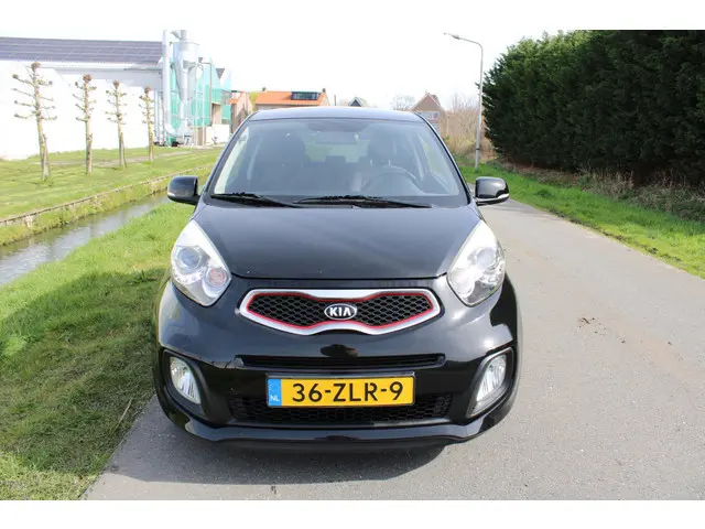 Kia Picanto 1.0 CVVT Design Edition 2013 Benzine 2
