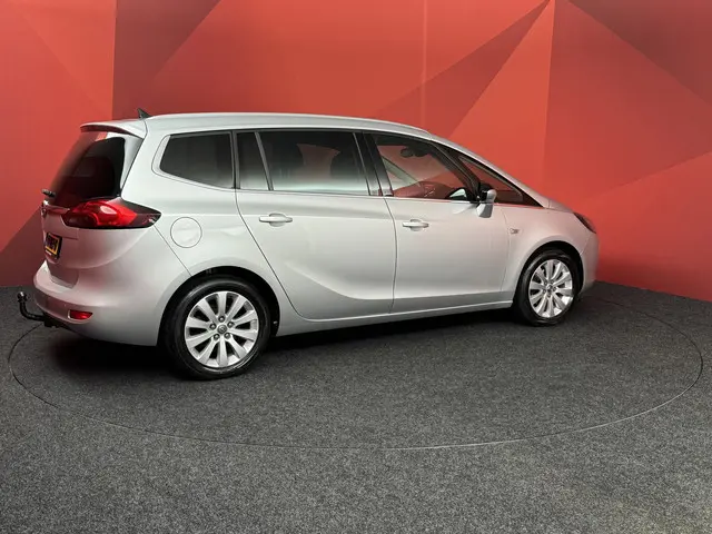 Opel Zafira Tourer 1.4 Cosmo 7p. 2014 Benzine 19