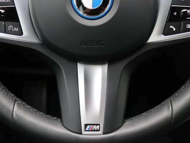 BMW 3 Serie Touring 320e 2023 Hybride Benzine 18