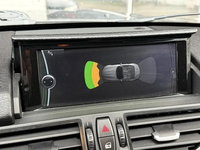 BMW Z4 Roadster sDrive18i Executive 2014 Benzine 18