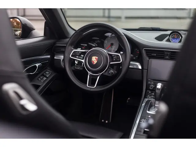 Porsche 911 991 Cabrio 3.0 Carrera S 2018 Benzine 19