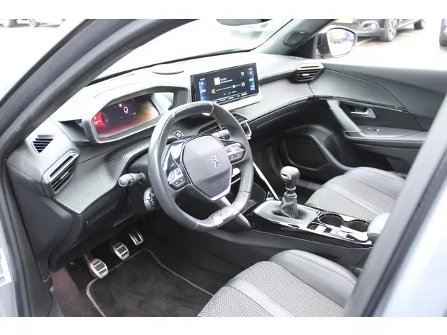 Peugeot 2008 1.2 PT 130 GT 2021 Benzine 16