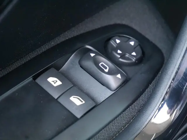 Peugeot 208 1.2 PureTech Blue Lion 2018 Benzine 13