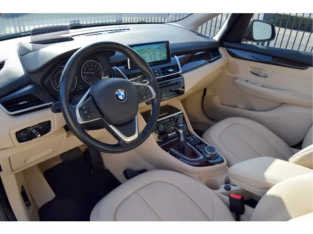 BMW 2 Serie Active Tourer 218i Essential 2015 Benzine 13