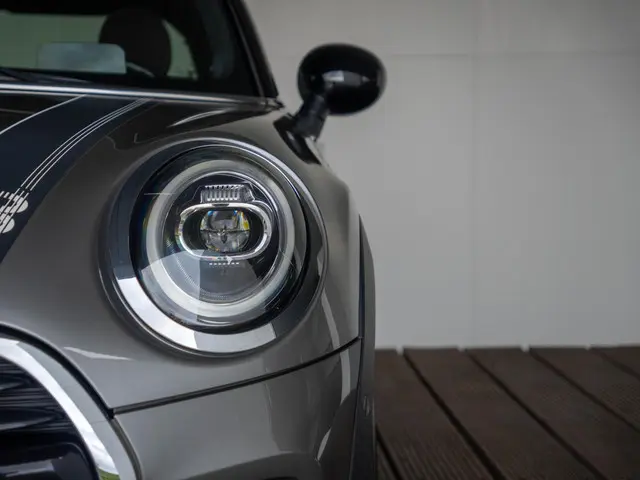 MINI 3-Deurs Cooper Aut. 60 Years Edition 2019 Benzine 16