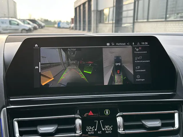BMW 8 Serie 840i xDrive High Executive 2021 Benzine 96