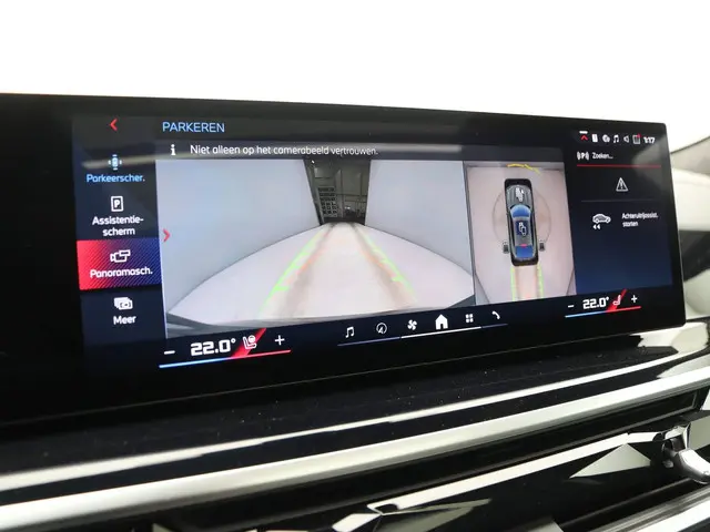 BMW X6 M60i xDrive 2025 Benzine 28