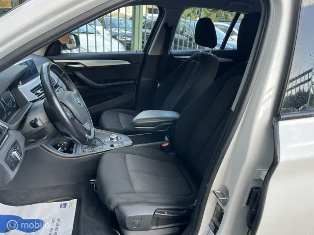 BMW X1 sDrive18i High Executive 2019 Benzine 22