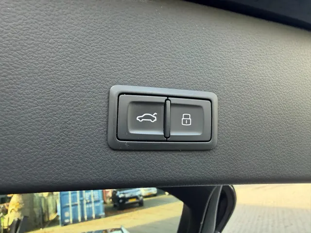 Audi A6 Avant 1.8 TFSI ultra Advance Sport 2018 Benzine 31