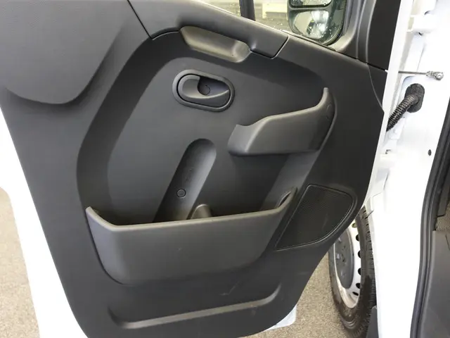 Renault Master T33 2.3 dCi 135 L2H2 2024 Diesel 9