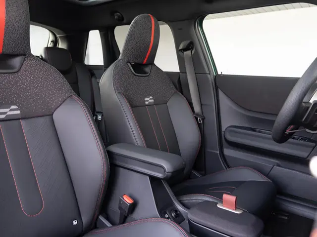 MINI 5-Deurs Cooper C 2025 Benzine 10