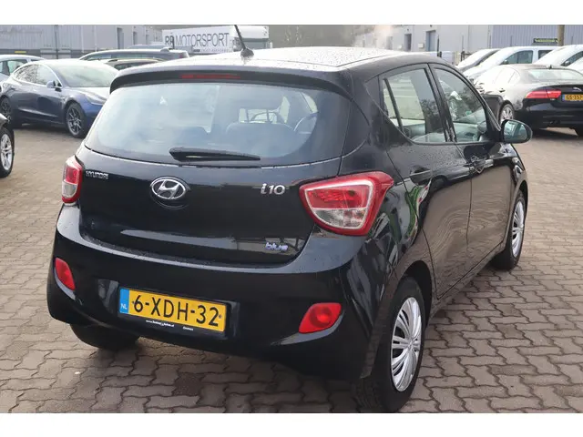 Hyundai i10 1.0i i-Motion 2015 Benzine 4