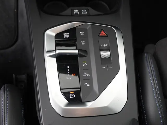 BMW 1 Serie 120 2025 Benzine 21