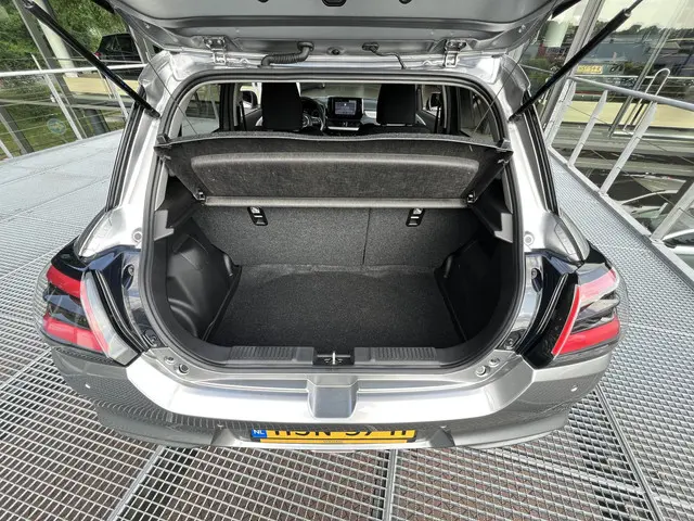Suzuki Swift 1.2 Select Smart Hybrid 2024 Benzine 9