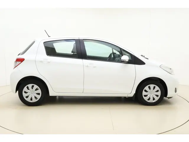 Toyota Yaris 1.0 VVT-i Now 2014 Benzine 9