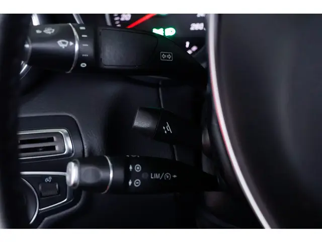 Mercedes-Benz C-Klasse Cabrio 200 AMG Line 2018 Benzine 34