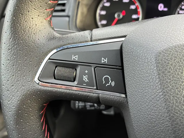 SEAT Arona 1.5 TSI EVO FR Business Intense 2019 Benzine 40