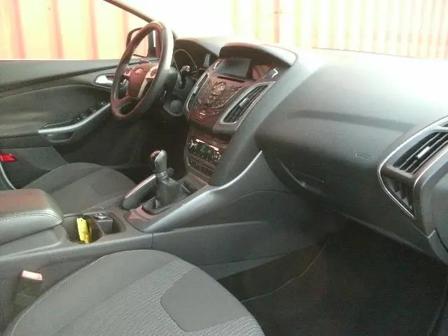 Ford Focus 1.0 EcoBoost Titanium / Airco / Navi 2012 Benzine 6