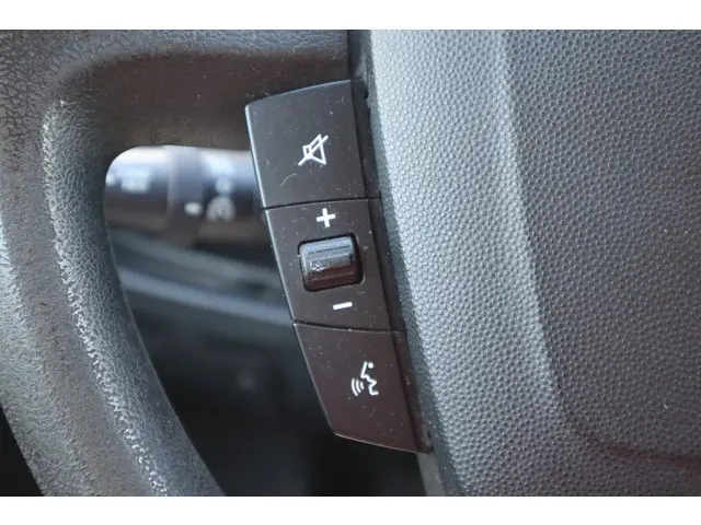Peugeot Boxer 330 2.2 HDI L1H1 Première 2015 Diesel 18
