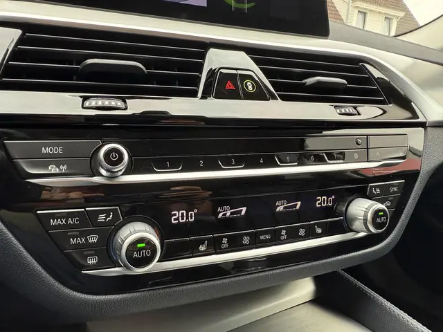 BMW 5 Serie Touring 540i xDrive Luxury Line 2020 Benzine 9