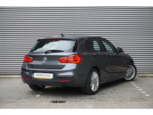 BMW 1 Serie 118i 2019 Benzine 2