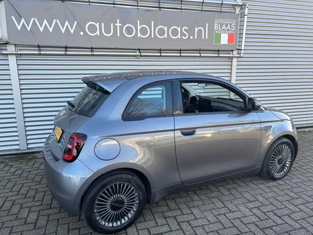 Fiat 500e 3