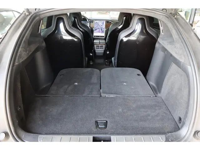 Tesla Model X 90D Base 6p. 2017 Elektrisch 42