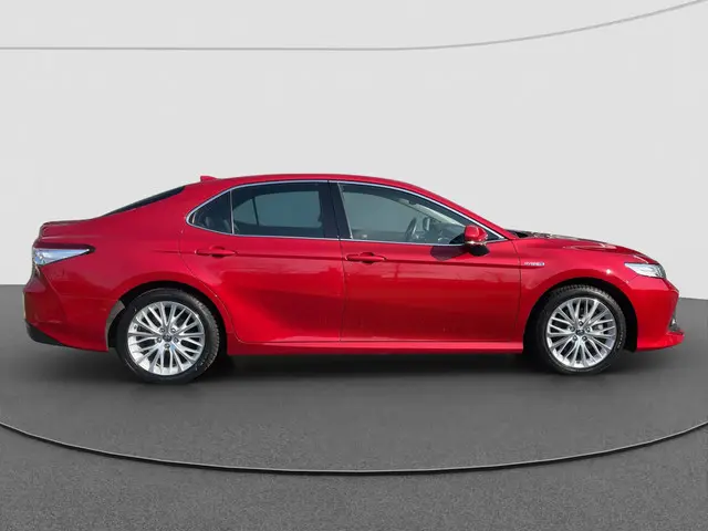 Toyota Camry 2.5 Hybrid Business + 2021 Hybride Benzine 5