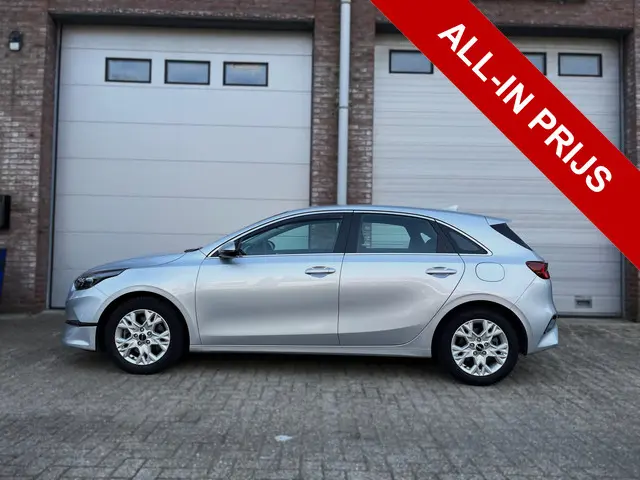 Kia Ceed 1.0 T-GDi DynamicLine 2022 Benzine 6