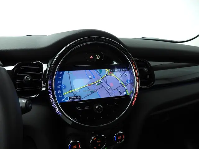 MINI 3-Deurs Cooper 2023 Benzine 18