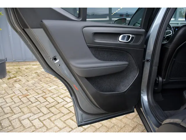 Volvo XC40 1.5 T3 Inscription 2018 Benzine 38