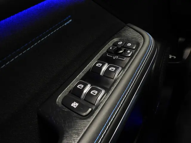 Lynk & Co 01 1.5 PHEV BlackEdition 2024 Hybride Benzine 24