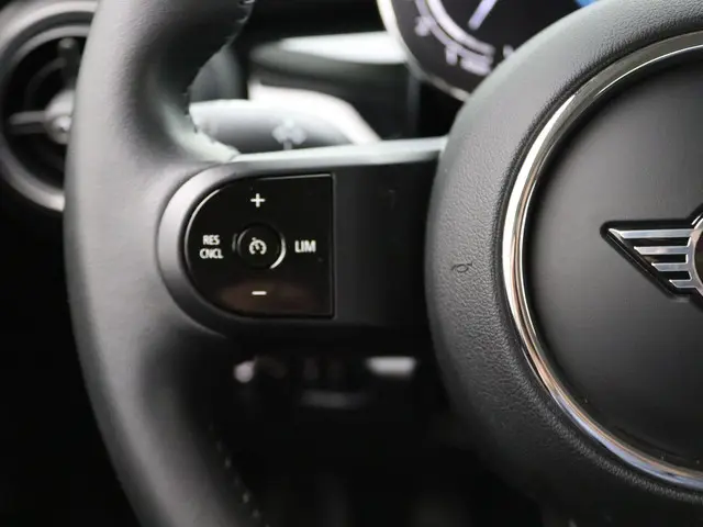 MINI 5-Deurs One 2022 Benzine 14