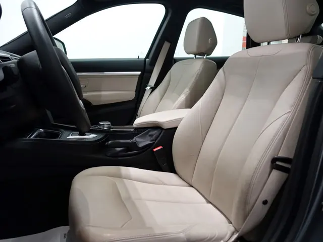 BMW 3 Serie Gran Turismo 320i M Sport Aut- 2015 Benzine 24