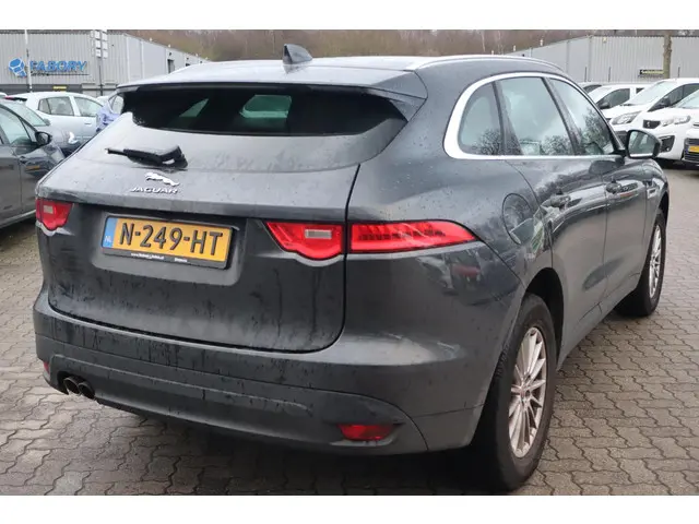 Jaguar F-PACE 2.0 Portfolio AWD 20d 2017 Diesel 5