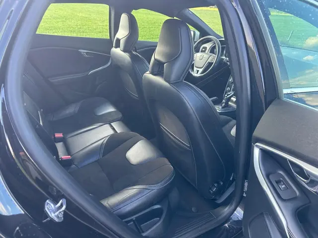 Volvo V40 2.0 T4 Bns Sport PRIJS IS EX BPM ! 2018 Benzine 13