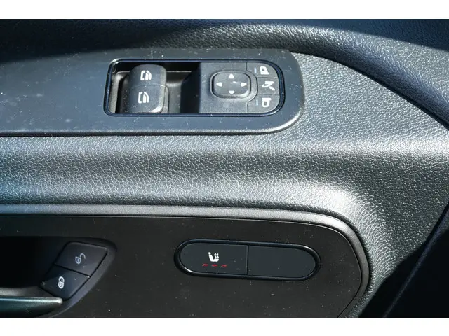 Mercedes-Benz Sprinter 319 CDI 3.0 V6 L2H2 2021 Diesel 19