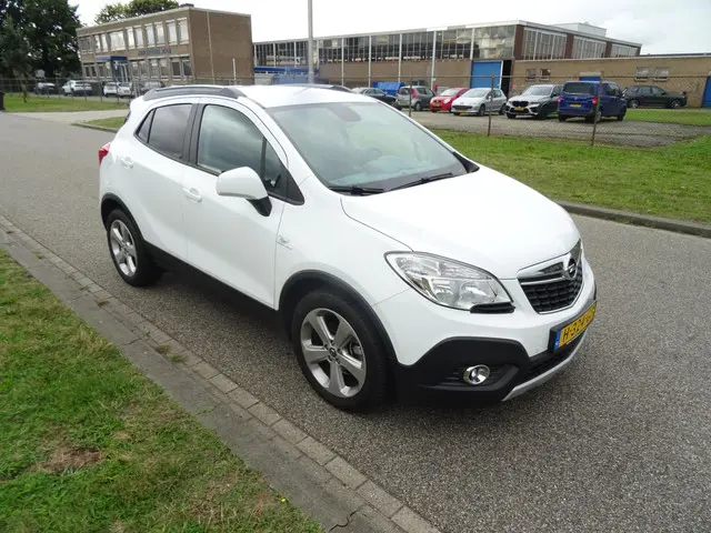 Opel Mokka 1.4 T Cosmo 4x4 2013 Benzine 7