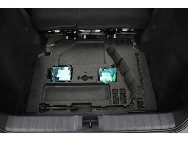 Lexus LBX 2WD 2024 Hybride Benzine 32