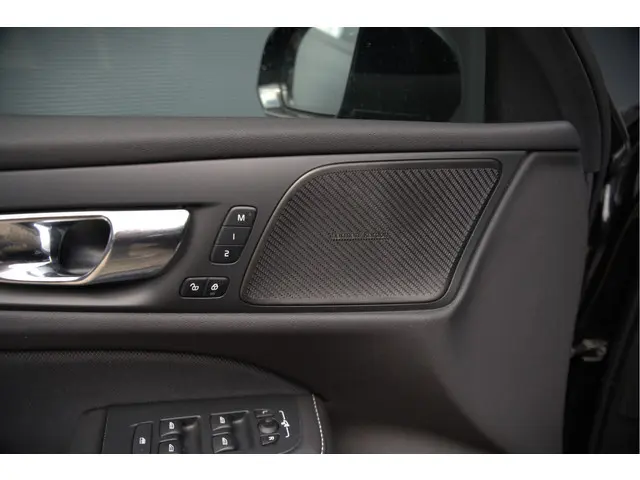 Volvo V60 2.0 B3 R-Design 2020 Hybride Benzine 10