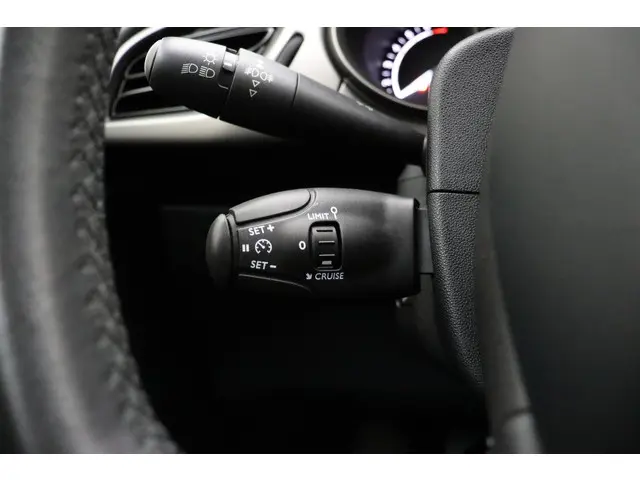Citroën C3 1.2 PureTech Feel Edition 2016 Benzine 19