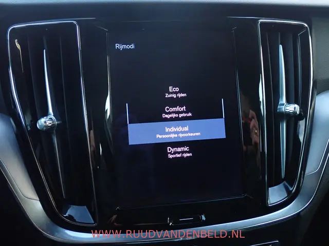 Volvo V60 2.0 B3 2020 Hybride Benzine 30