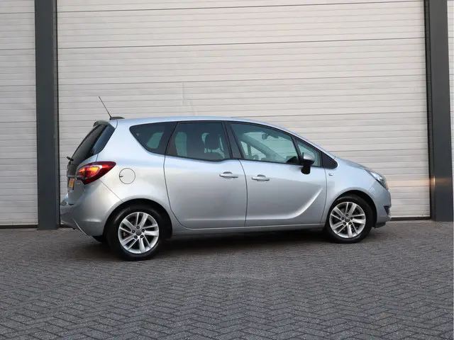 Opel Meriva 1.4 Turbo Design Edition 120PK 2016 Benzine 3