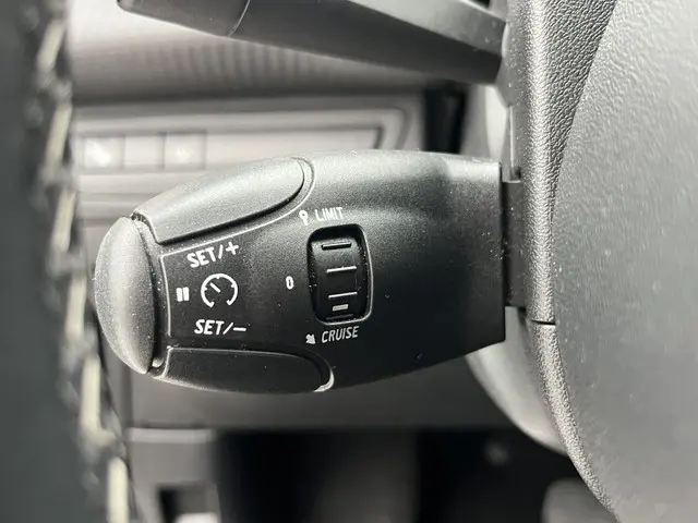 Peugeot 208 PureTech 110 Allure Automaat 2018 Benzine 24